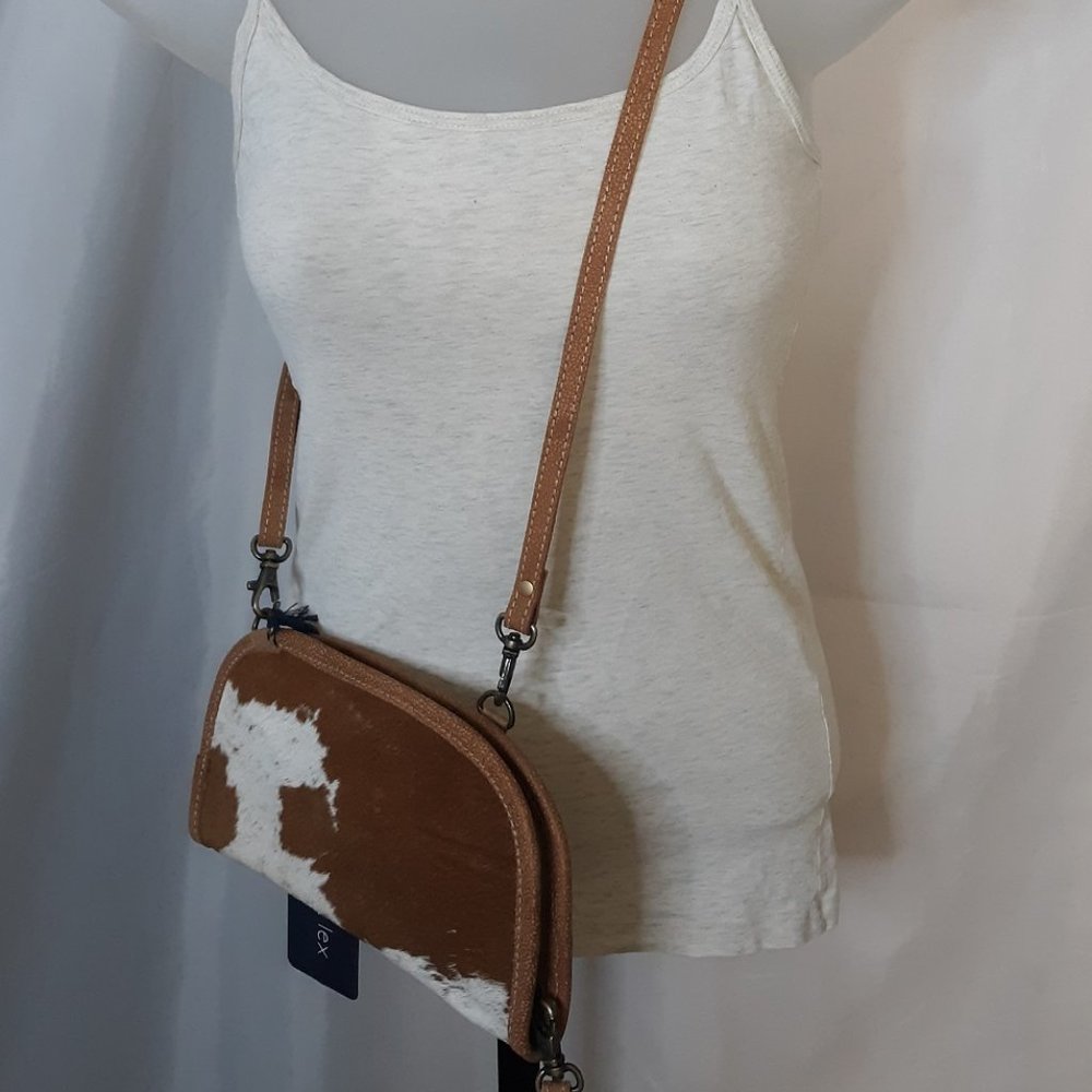 Chloe & Lex Leather Convertible Crossbody Wrist Wallet